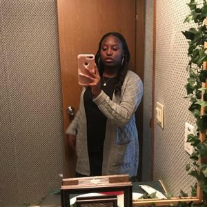 Meet your Posher, Derrenisha